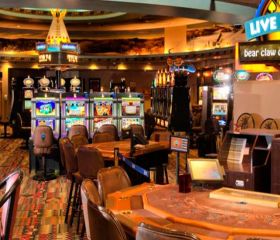 Bear Claw Casino & Hotel Image 1